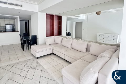 Apartment in Emaar 6 Towers, Dubai Marina, Dubai 1 bedroom, 125 sq.m. № 98764 - photo 2