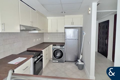 Apartment in Emaar 6 Towers, Dubai Marina, Dubai 1 bedroom, 125 sq.m. № 98764 - photo 5