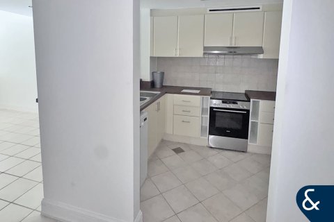 Apartment in Emaar 6 Towers, Dubai Marina, Dubai 1 bedroom, 125 sq.m. № 98764 - photo 6