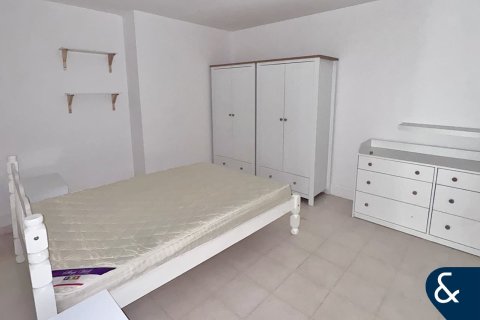 Apartment in Emaar 6 Towers, Dubai Marina, Dubai 1 bedroom, 125 sq.m. № 98764 - photo 16