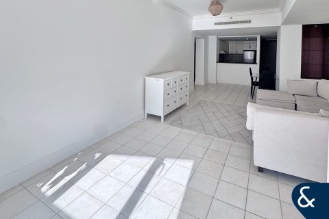 Apartment in Emaar 6 Towers, Dubai Marina, Dubai 1 bedroom, 125 sq.m. № 98764 - photo 10