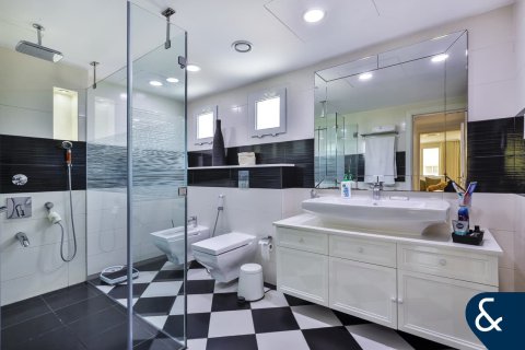 Villa en Meadows, Dubai, 5 dormitorios, 391 m², № 98765 - foto 10