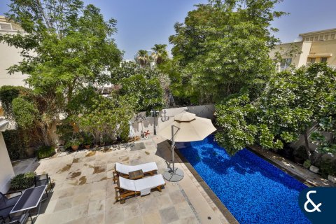 Villa en Meadows, Dubai, 5 dormitorios, 391 m², № 98765 - foto 19