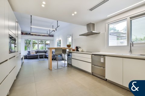 Villa en Meadows, Dubai, 5 dormitorios, 391 m², № 98765 - foto 4