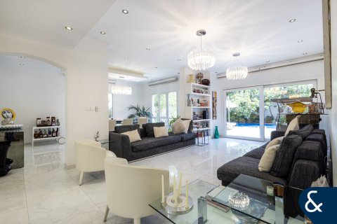 Villa en Meadows, Dubai, 5 dormitorios, 391 m², № 98765 - foto 6