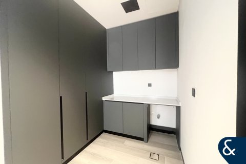 Villa in Al Furjan, Dubai 5 bedrooms, 600 sq.m. № 98768 - photo 5