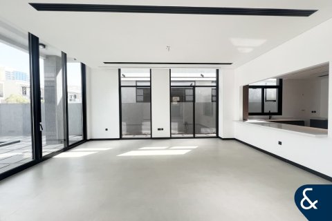 Villa in Al Furjan, Dubai 5 bedrooms, 600 sq.m. № 98768 - photo 2