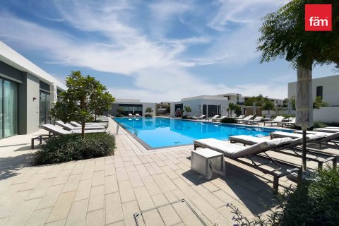 Villa in Dubai 3 bedrooms, 174 sq.m. № 59064 - photo 1