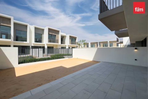 Villa in Dubai 3 bedrooms, 174 sq.m. № 59064 - photo 21