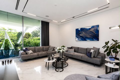 Villa in Al Barari, Dubai 4 bedrooms, 1081.81 sq.m. № 142273 - photo 8