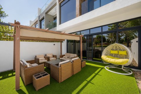 Villa in Jumeirah Luxury, Jumeirah Golf Estates, Dubai 4 bedrooms, 318.6 sq.m. № 142274 - photo 6
