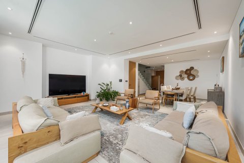 Villa in Jumeirah Luxury, Jumeirah Golf Estates, Dubai 4 bedrooms, 318.6 sq.m. № 142274 - photo 3