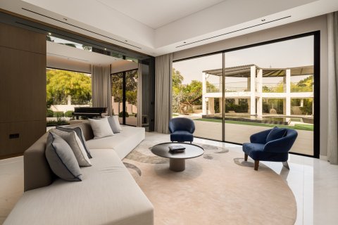 Villa in Al Barari, Dubai 6 bedrooms, 1579.35 sq.m. № 142275 - photo 4