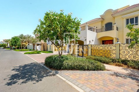 Villa in Hacienda, The Villa, Dubai 5 bedrooms, 944.73 sq.m. № 130060