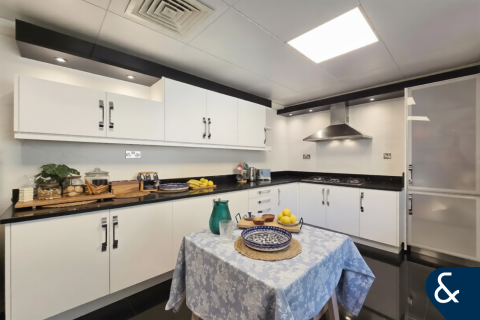 Villa en Meadows 1, Meadows, Dubai, 4 dormitorios, 540 m², № 98875 - foto 6