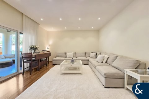 Villa en Meadows 1, Meadows, Dubai, 4 dormitorios, 540 m², № 98875 - foto 8