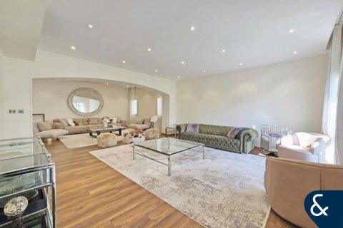 Villa en Meadows 1, Meadows, Dubai, 4 dormitorios, 540 m², № 98875 - foto 4