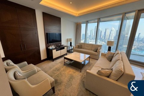 Apartment in Downtown Dubai (Downtown Burj Dubai), Dubai 3 bedrooms, 226 sq.m. № 98898 - photo 2