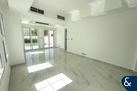 Снять в аренду виллу в The Springs, Дубай: 3 спальни, 210м², № 98874 - фото 5