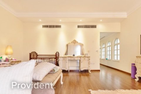 Villa en The Villa, Dubai, 6 dormitorios, № 2197 - foto 15