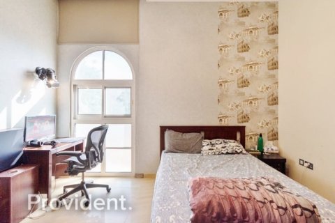Villa en The Villa, Dubai, 6 dormitorios, № 2197 - foto 21