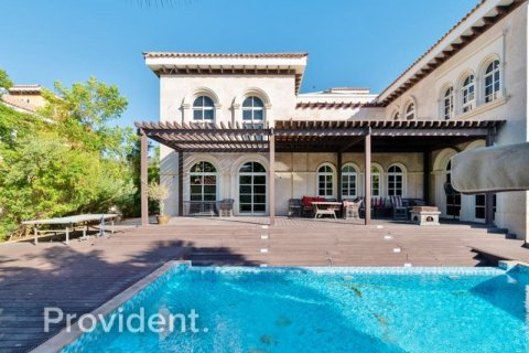 Villa en The Villa, Dubai, 6 dormitorios, № 2197 - foto 14