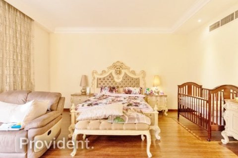 Villa en The Villa, Dubai, 6 dormitorios, № 2197 - foto 3