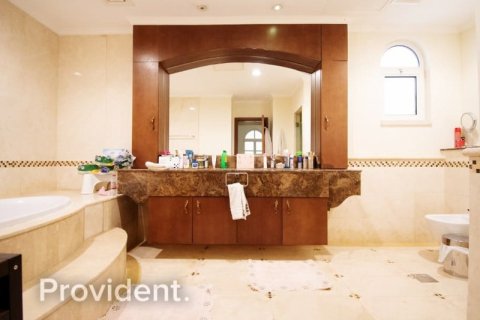 Villa en The Villa, Dubai, 6 dormitorios, № 2197 - foto 25