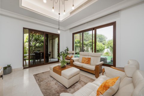 Villa en Aseel, Arabian Ranches, Dubai, 4 dormitorios, 488.28 m², № 142252 - foto 8