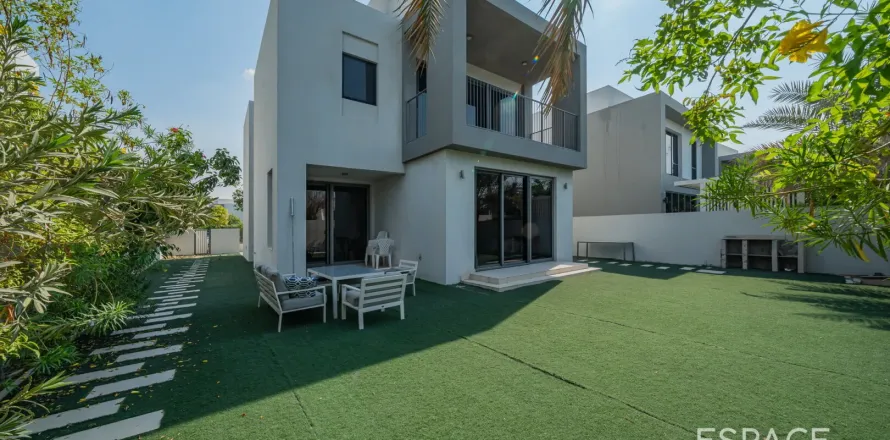 Villa en Dubai Hills Estate, Dubai, 3 dormitorios, 288 m², № 61640