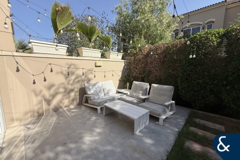 Снять в аренду виллу в Dubai Land, Дубай: 2 спальни, 173м², № 79054 - фото 8