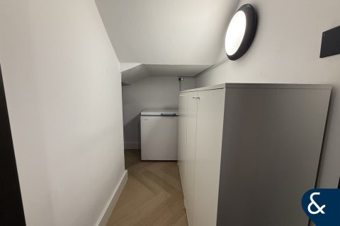 Снять в аренду виллу в Dubai Land, Дубай: 2 спальни, 173м², № 79054 - фото 3