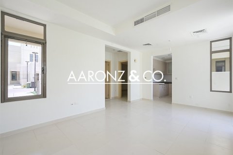 فيلا في دبي 3 غرف نوم, 283 م² رقم 85167 - صورة 2