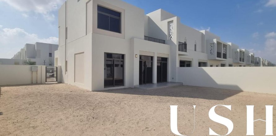 Townhouse in Town Square, Dubai 4 bedrooms, 426 sq.m. № 39036