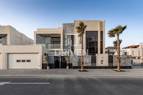 Villa in Nad Al Sheba 1, Nadd Al Sheba, Dubai 5 bedrooms, 471 sq.m. № 19414 - photo 1