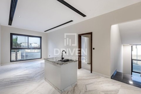 Villa in Nad Al Sheba 1, Nadd Al Sheba, Dubai 5 bedrooms, 471 sq.m. № 19414 - photo 20