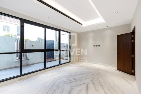 Villa in Nad Al Sheba 1, Nadd Al Sheba, Dubai 5 bedrooms, 471 sq.m. № 19414 - photo 9