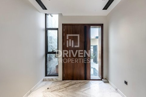 Villa in Nad Al Sheba 1, Nadd Al Sheba, Dubai 5 bedrooms, 471 sq.m. № 19414 - photo 5