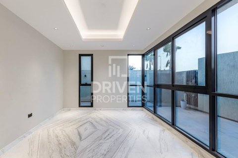 Villa in Nad Al Sheba 1, Nadd Al Sheba, Dubai 5 bedrooms, 471 sq.m. № 19414 - photo 8