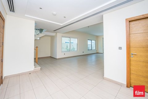 Снять в аренду виллу в Дубае: 4 спальни, 510м², № 99433 - фото 4