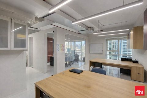 Bureau à Dubai, 69.8 m², № 99431