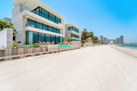 Купить виллу в Пальме Джумейре, Дубай: 6 спален, 901.2м², № 6318 - фото 1