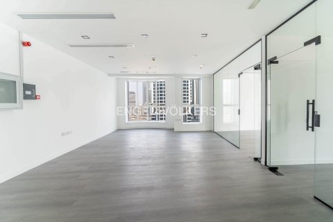 Oficina en Jumeirah Lake Towers, Dubai, 85.1 m², № 6312 - foto 1