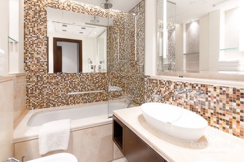 Снять в аренду квартиру в Даунтаун Дубай (Даунтаун Бурдж Дубай), Дубай: 1 спальня, 74м², № 90684 - фото 18