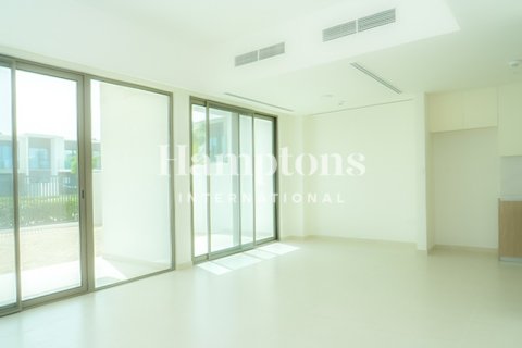 Снять в аренду таунхаус в Al Manara, Jumeirah Village Triangle, Дубай: 3 спальни, 174.75054300м², № 111220 - фото 2