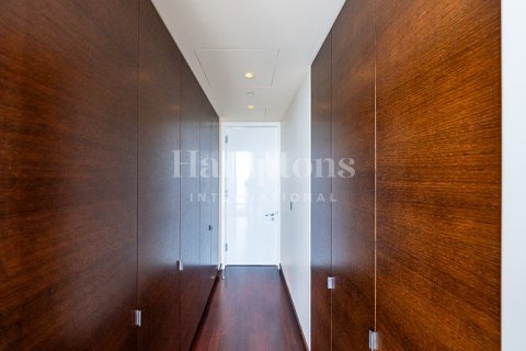 Appartement à Burj Khalifa, Dubai, 2 chambres, 177.35182700 m², № 111225 - photo 24