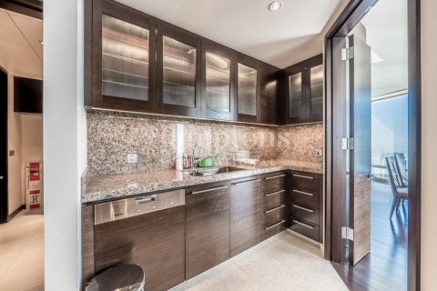 Appartement à Burj Khalifa, Dubai, 2 chambres, 177.35182700 m², № 111225 - photo 10