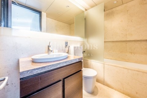 Appartement à Burj Khalifa, Dubai, 2 chambres, 177.35182700 m², № 111225 - photo 5