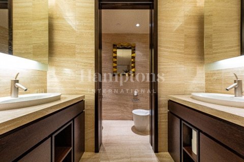 Appartement à Burj Khalifa, Dubai, 2 chambres, 177.35182700 m², № 111225 - photo 29