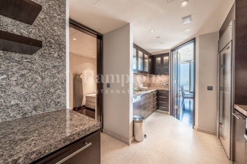 Appartement à Burj Khalifa, Dubai, 2 chambres, 177.35182700 m², № 111225 - photo 9
